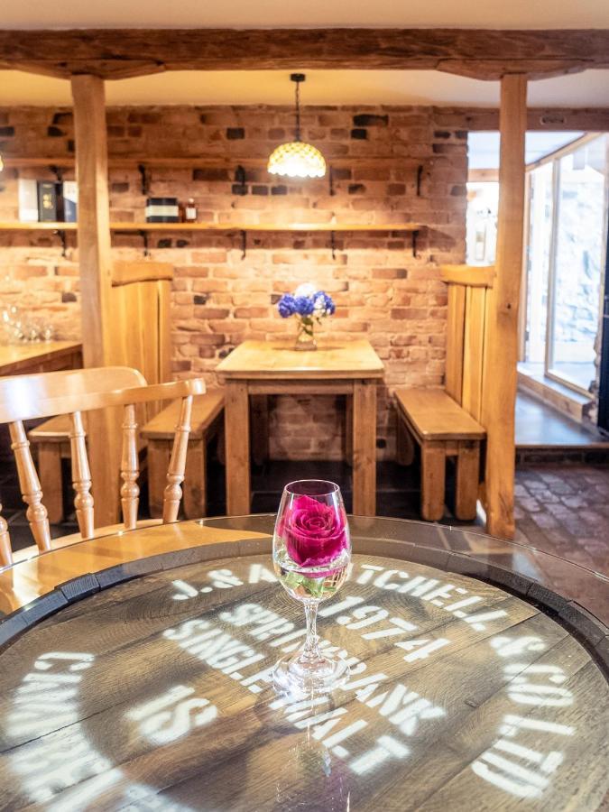 The Wayside And Whisky Barn Otel Whitbeck Dış mekan fotoğraf