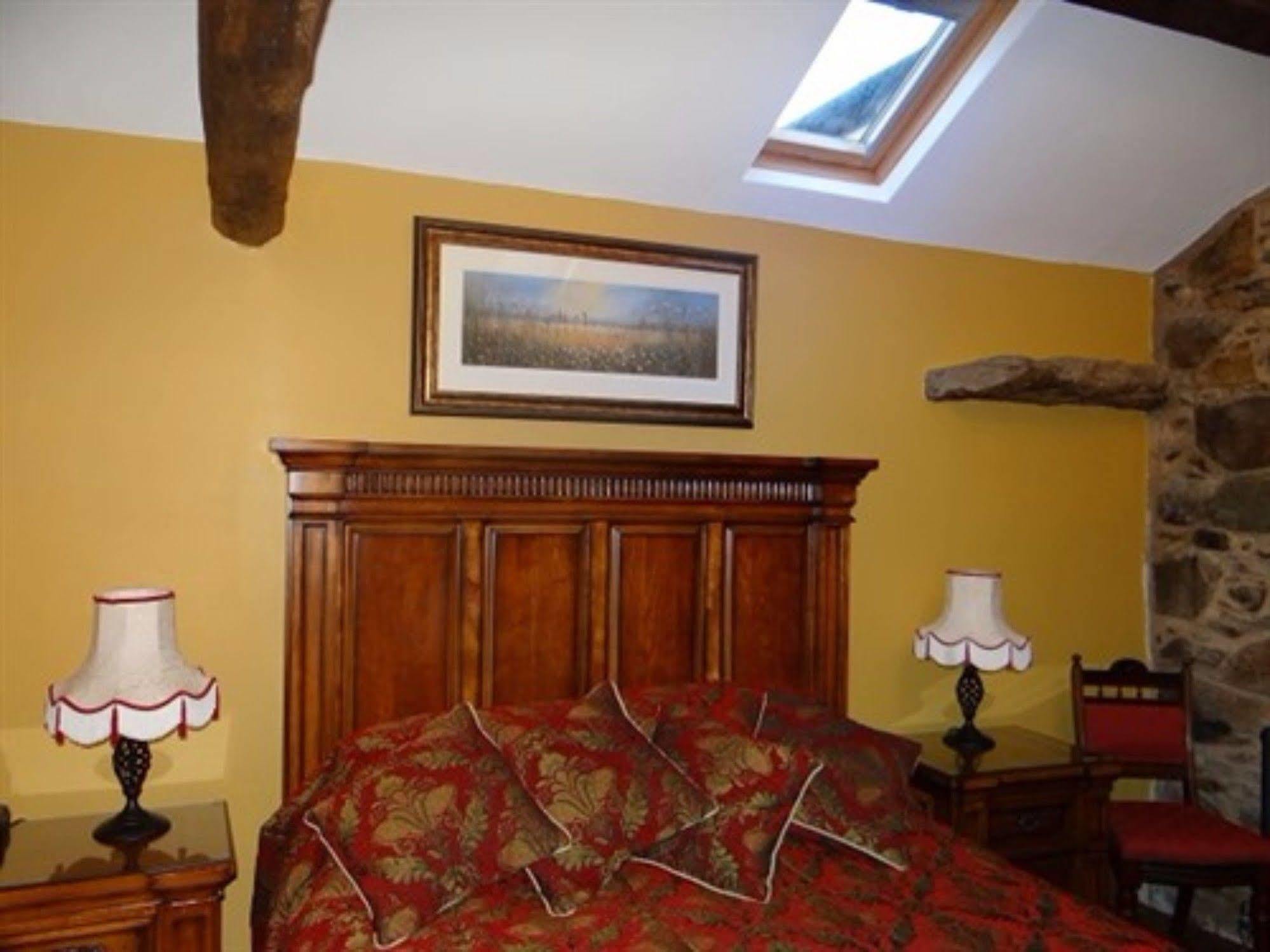 The Wayside And Whisky Barn Otel Whitbeck Dış mekan fotoğraf